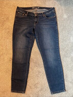 Old Navy Faded Dark Indigo Skinny Jeans